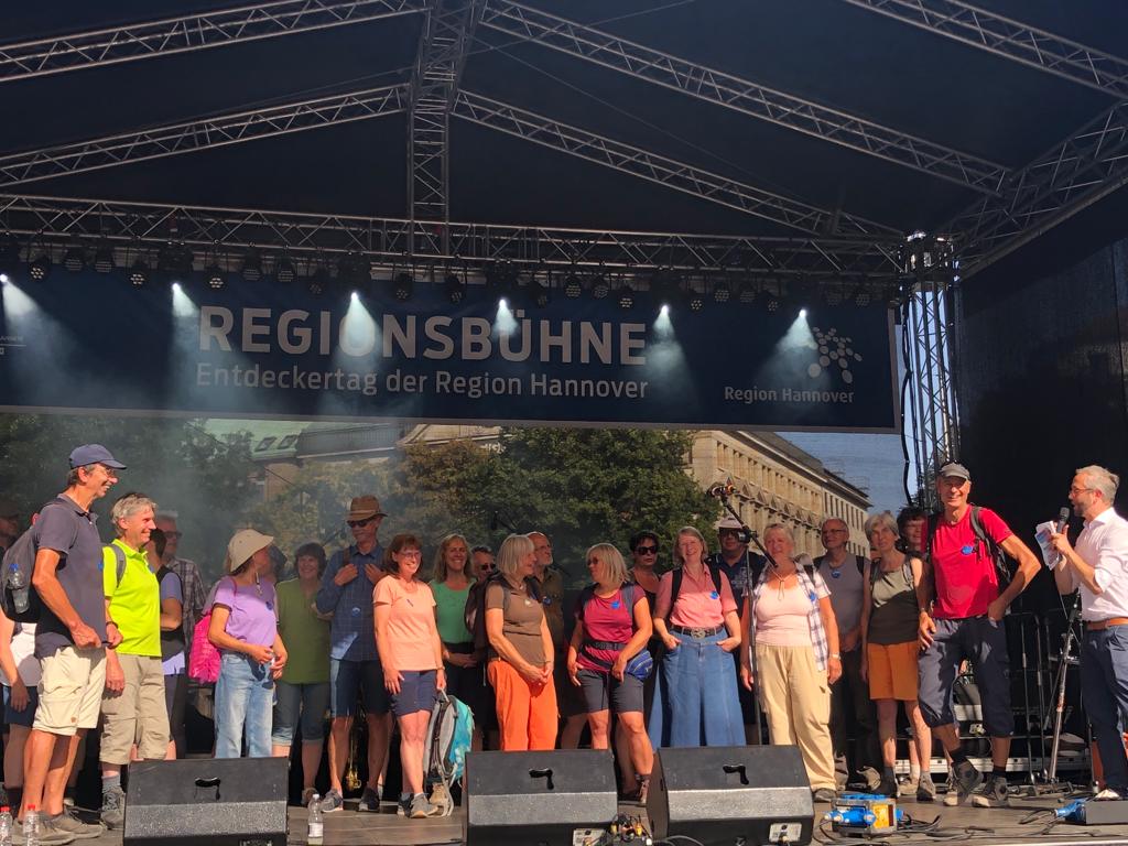 Auf der Bühne am Operplatz